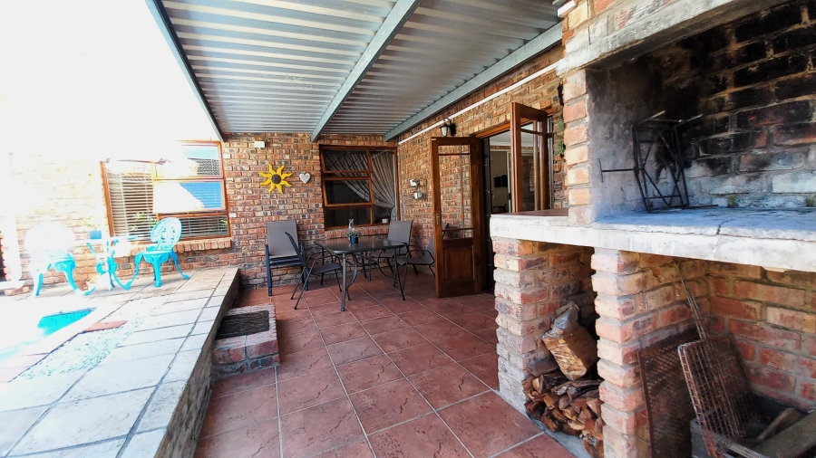 3 Bedroom Property for Sale in Strelitzia Park Eastern Cape